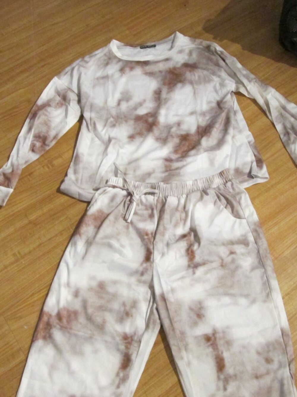 Women s sz Large Tie Dye Beige/white Pajamas Luxury pj's Cute set! long sleeve - Picture 3 of 10